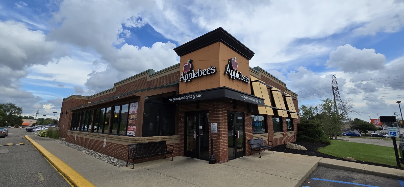 Applebee's Grill + Bar in Southgate