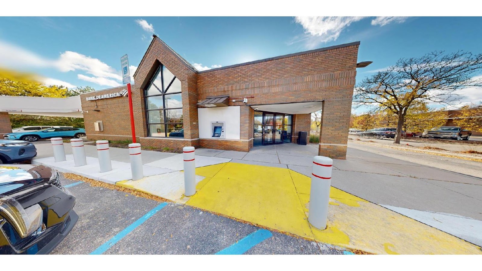 Bank of America (with Drive-thru ATM) — photo