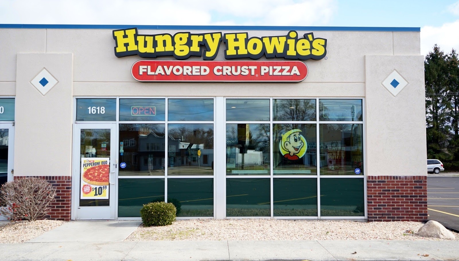 Hungry Howie's Pizza in Southgate