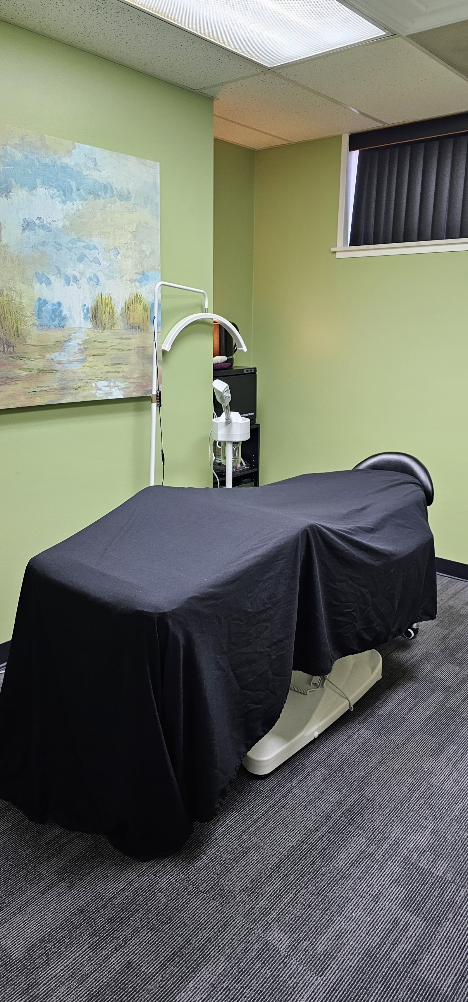 Kneaded Relief Massage & Spa in Southgate