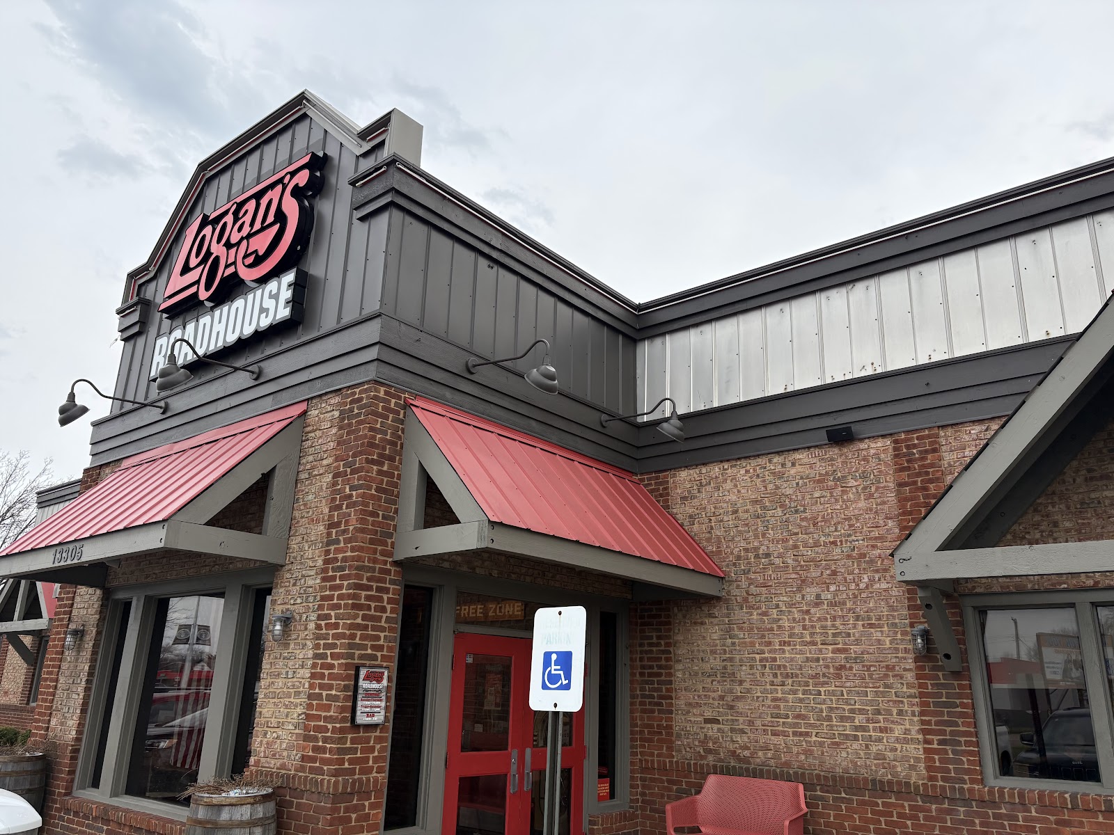 Logan's Roadhouse in Southgate