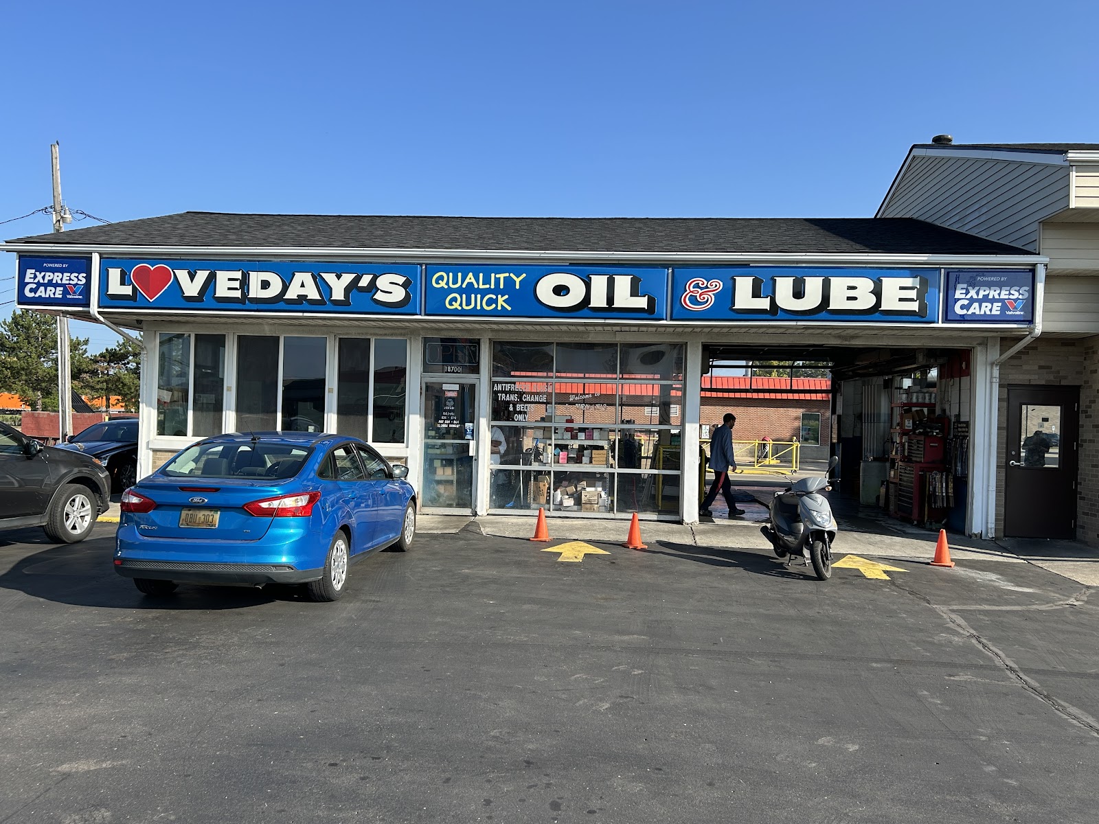 LOVEDAYS QUALITY QUICK OIL AND LUBE in Southgate