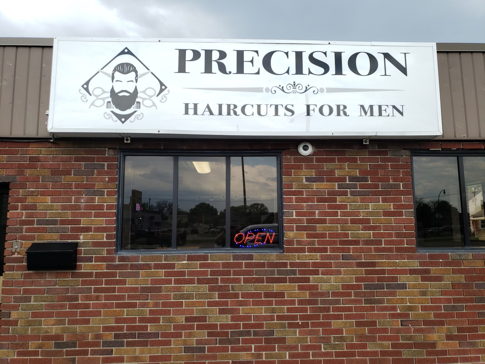 Precision Haircuts For Men in Southgate
