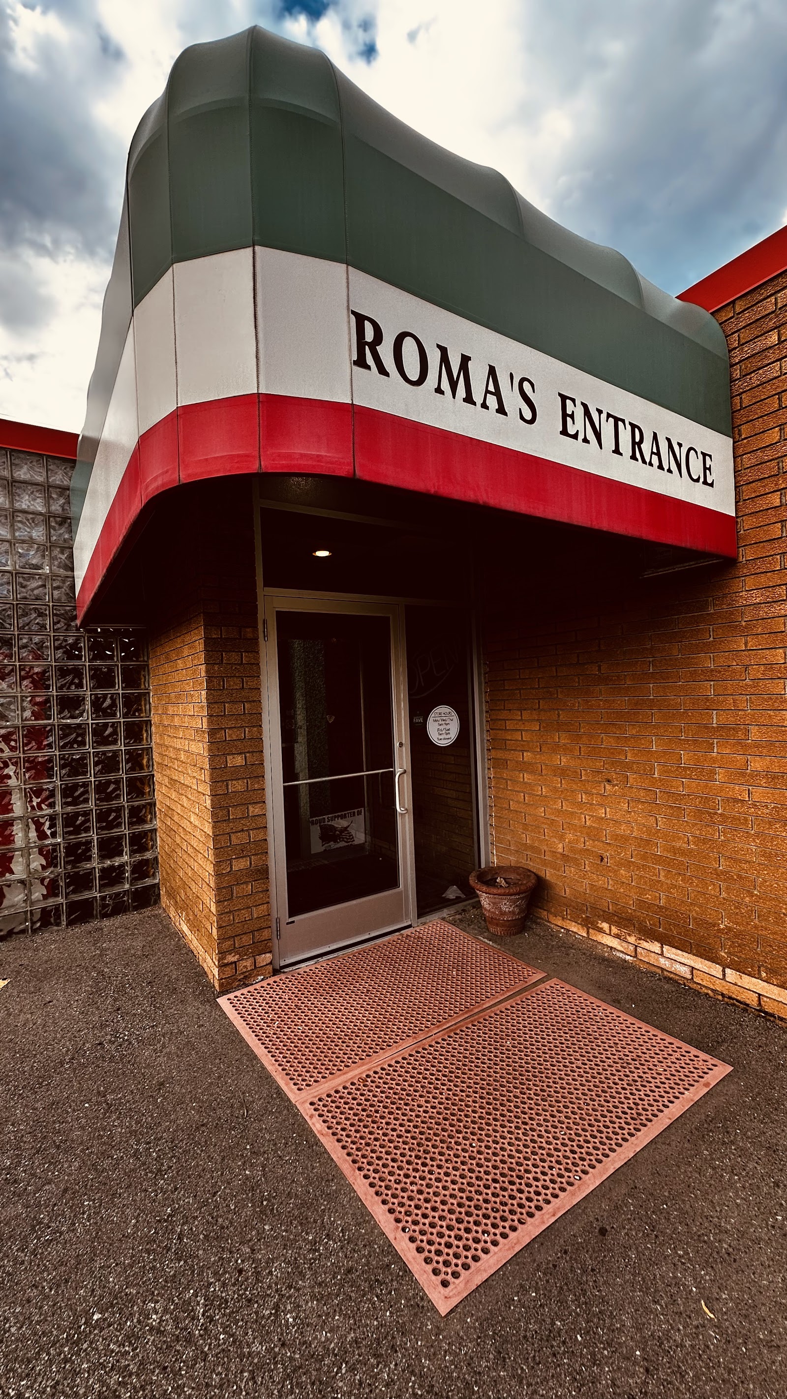 Roma's Pizzeria & Italian Restaurant in Southgate
