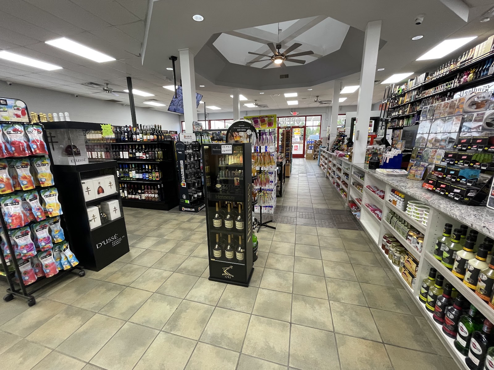 Shell Gas Station & Liquor Store — photo