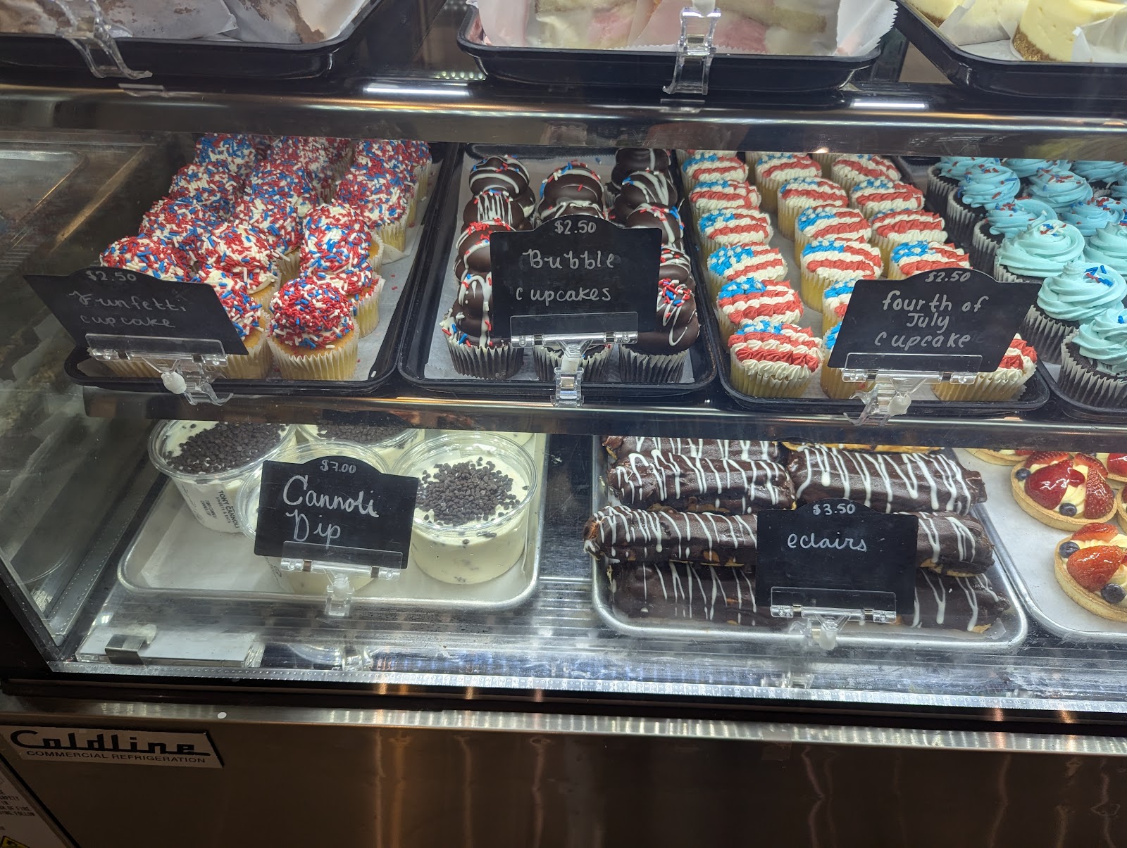 Tony Cannoli Sweets & Eats in Southgate