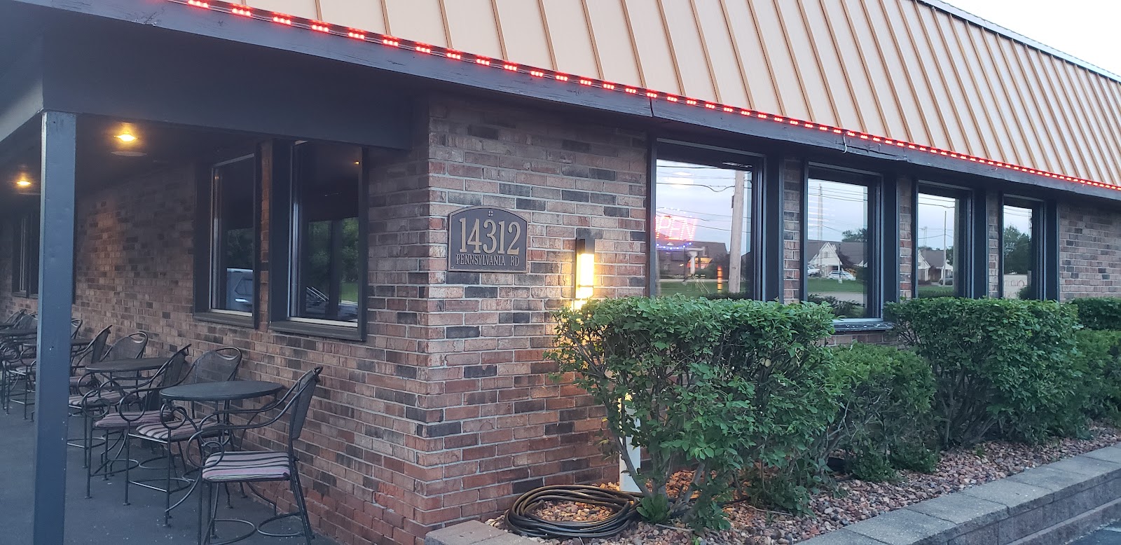 Toro's Cigar Bar Bistro in Southgate