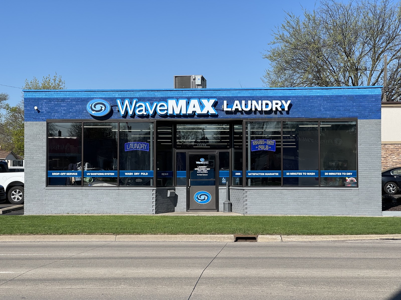 WaveMAX Laundry Southgate, MI — photo